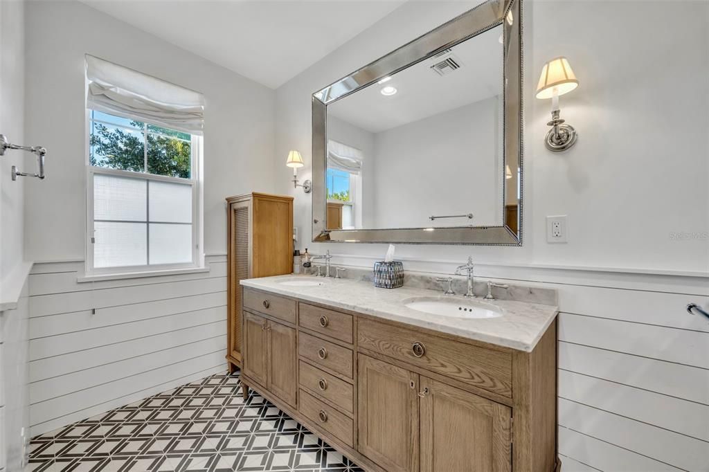 待售: $1,649,999 (4 贝兹, 3 浴室, 2860 平方英尺)