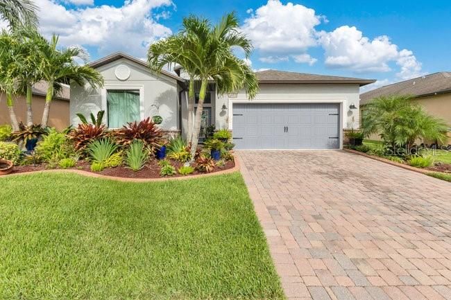 Active With Contract: $470,000 (4 beds, 3 baths, 2032 Square Feet)