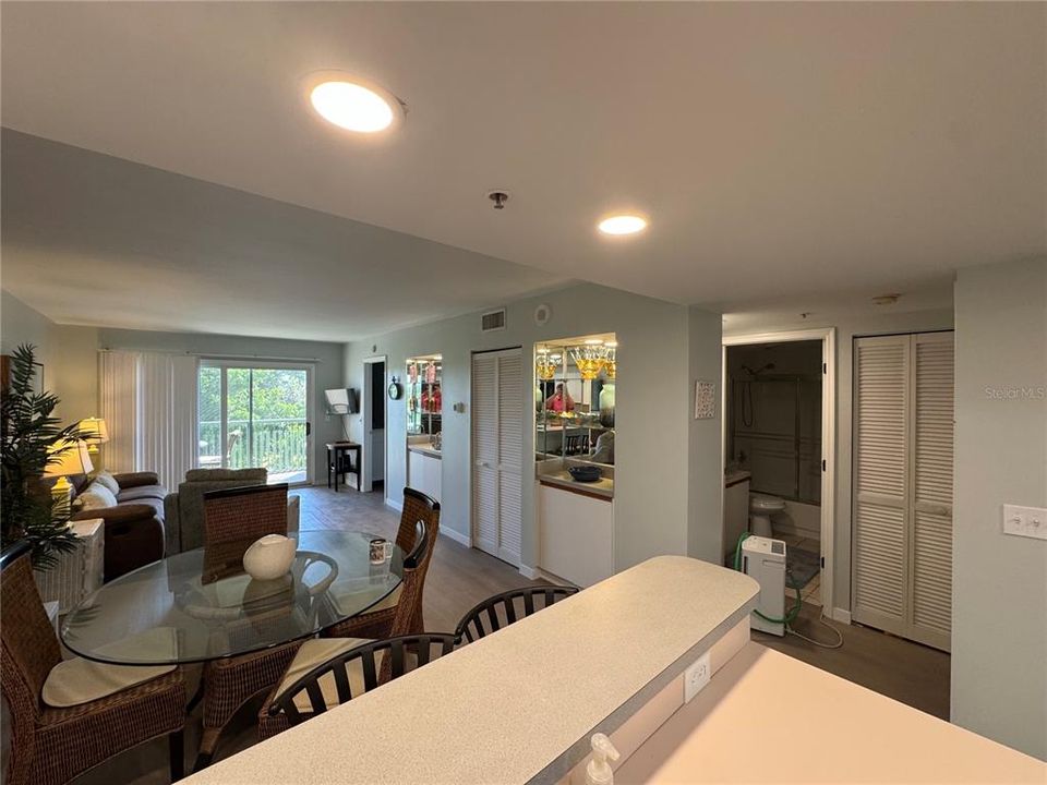 В аренду: $2,000 (2 спален, 2 ванн, 978 Квадратных фут)