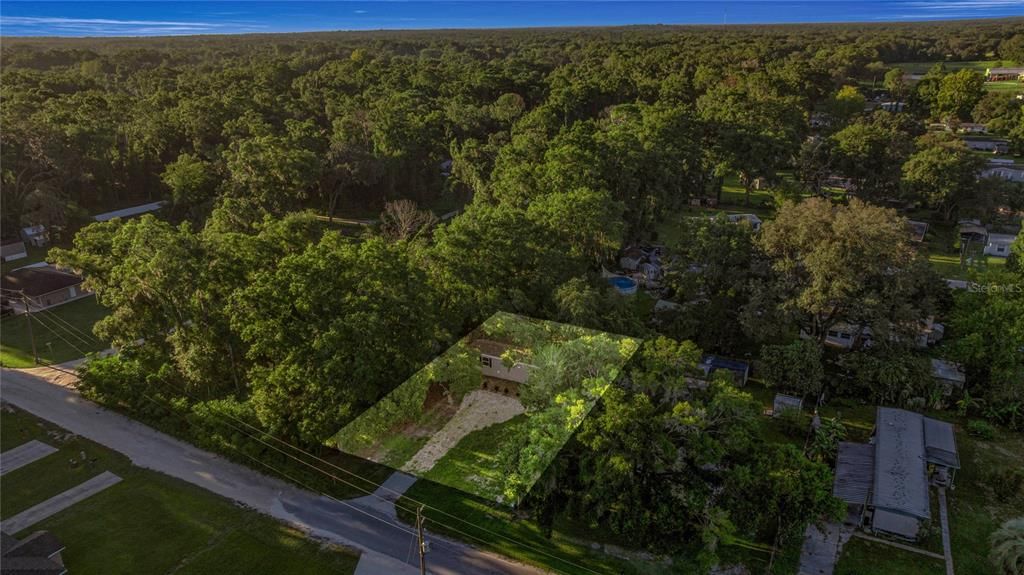 合同活跃: $174,900 (2 贝兹, 2 浴室, 820 平方英尺)