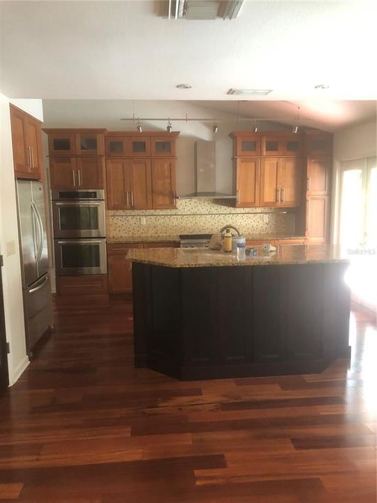 Active With Contract: $4,250 (3 beds, 2 baths, 2070 Square Feet)