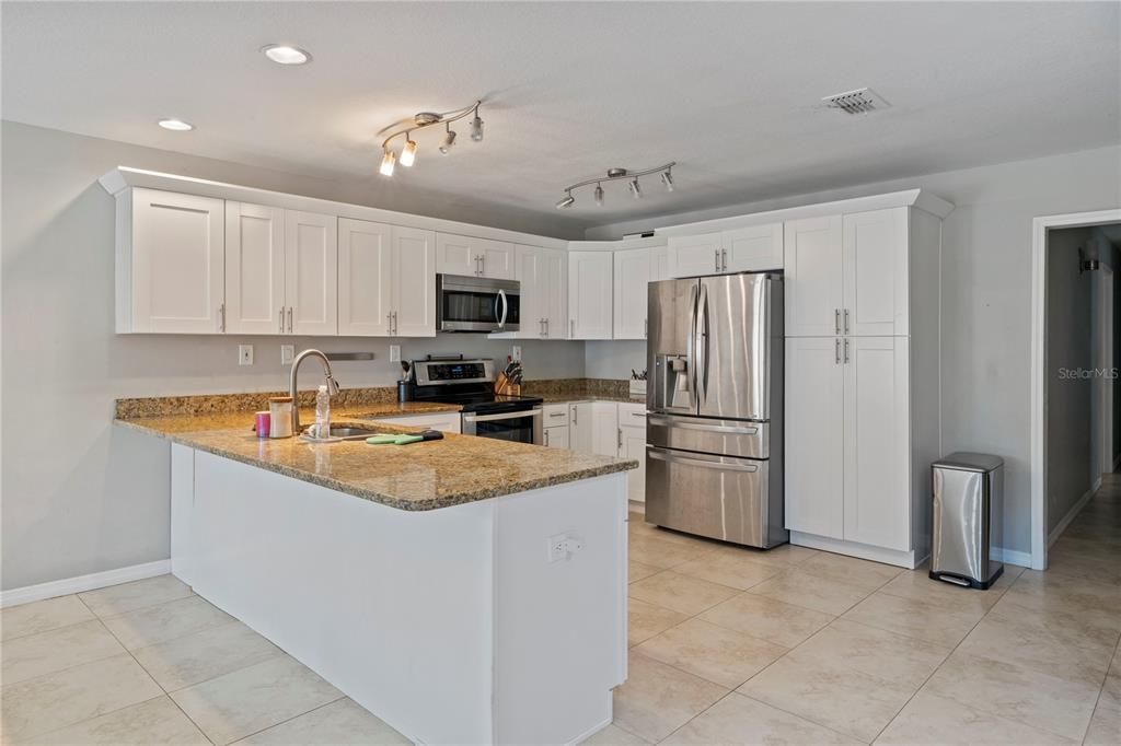 For Sale: $625,000 (5 beds, 3 baths, 3488 Square Feet)