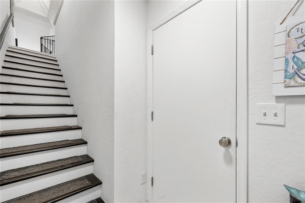 For Sale: $444,500 (3 beds, 3 baths, 1998 Square Feet)