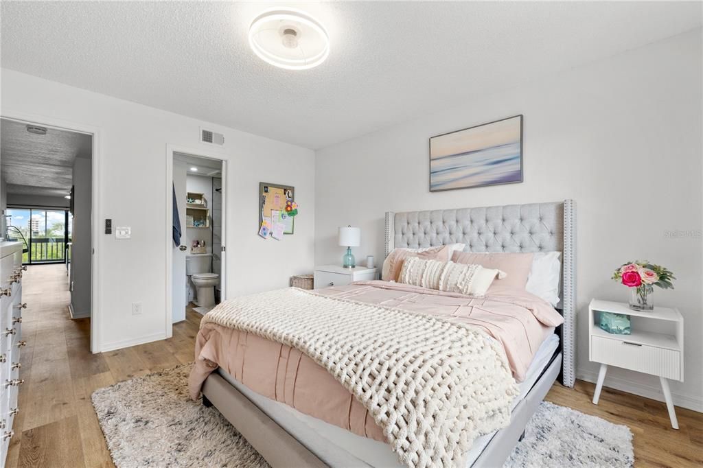 For Sale: $444,500 (3 beds, 3 baths, 1998 Square Feet)