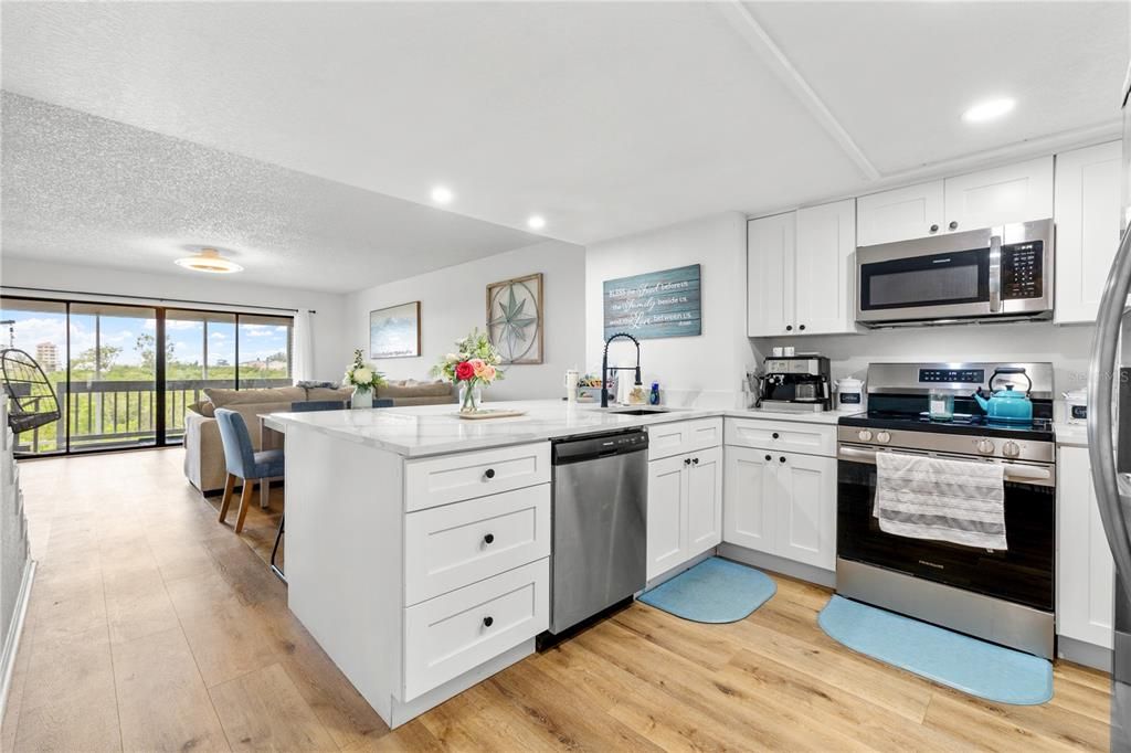 For Sale: $444,500 (3 beds, 3 baths, 1998 Square Feet)