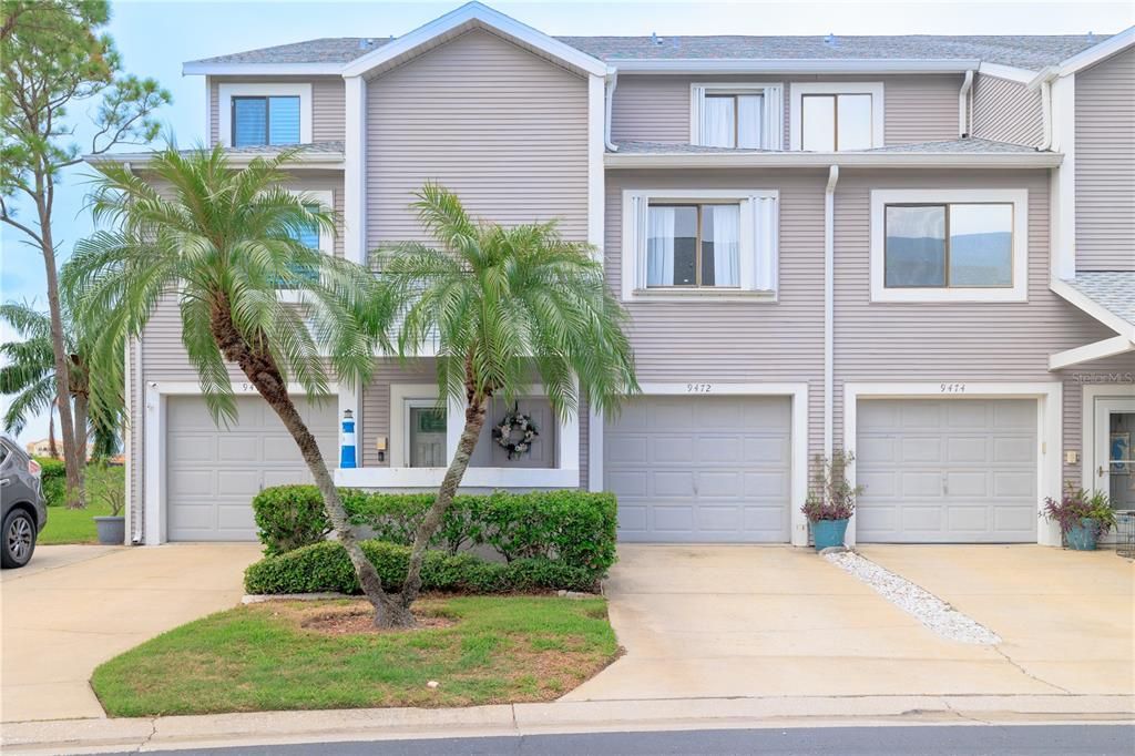 For Sale: $444,500 (3 beds, 3 baths, 1998 Square Feet)