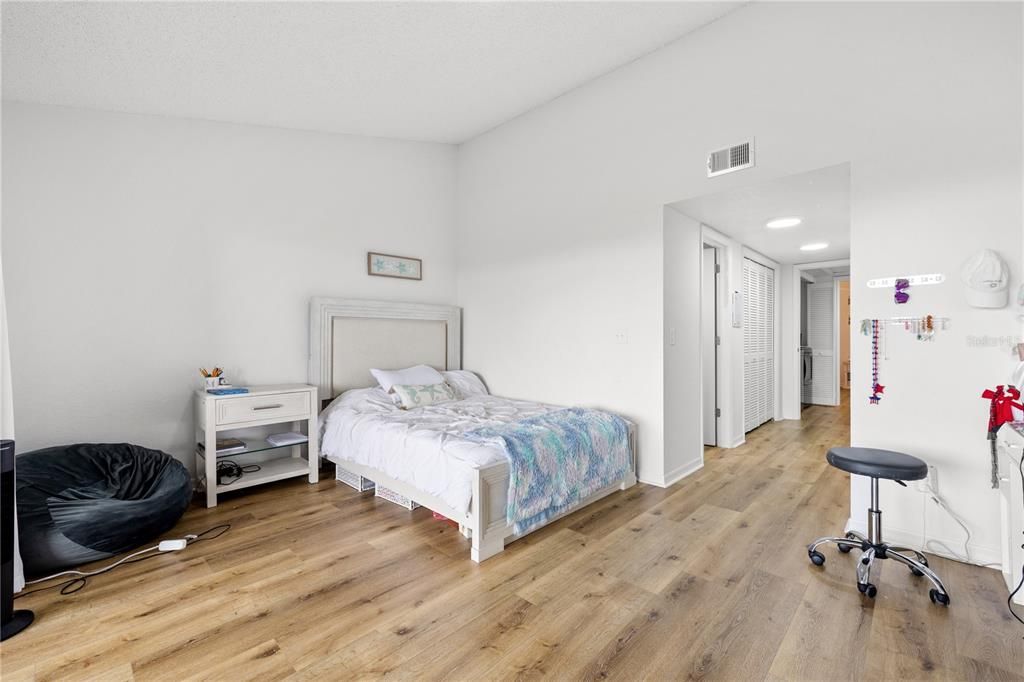 For Sale: $444,500 (3 beds, 3 baths, 1998 Square Feet)