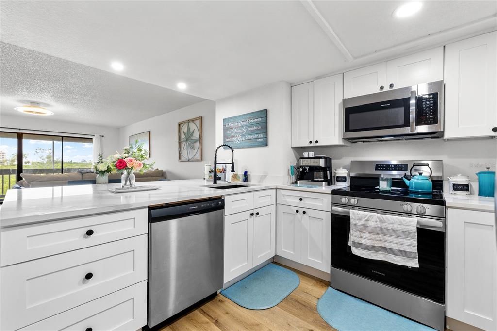 For Sale: $444,500 (3 beds, 3 baths, 1998 Square Feet)