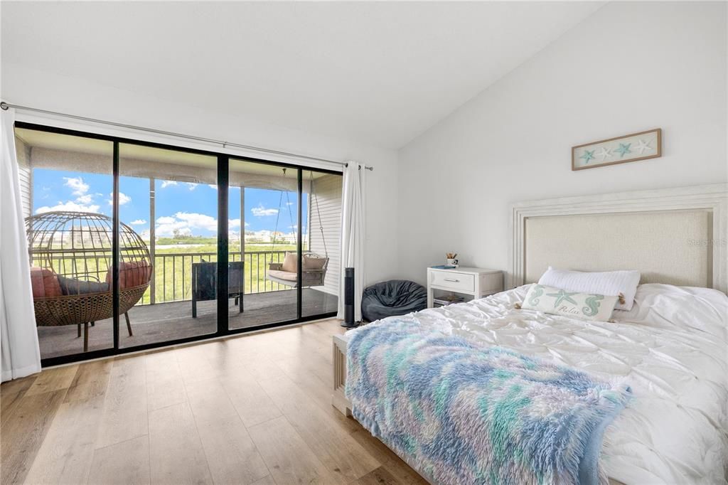 For Sale: $444,500 (3 beds, 3 baths, 1998 Square Feet)