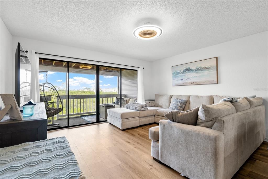 For Sale: $444,500 (3 beds, 3 baths, 1998 Square Feet)