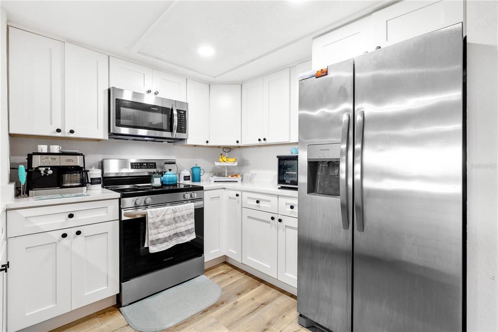 For Sale: $444,500 (3 beds, 3 baths, 1998 Square Feet)