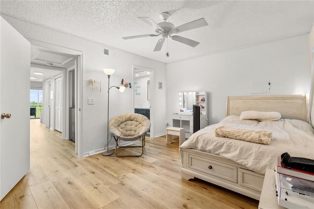 For Sale: $444,500 (3 beds, 3 baths, 1998 Square Feet)