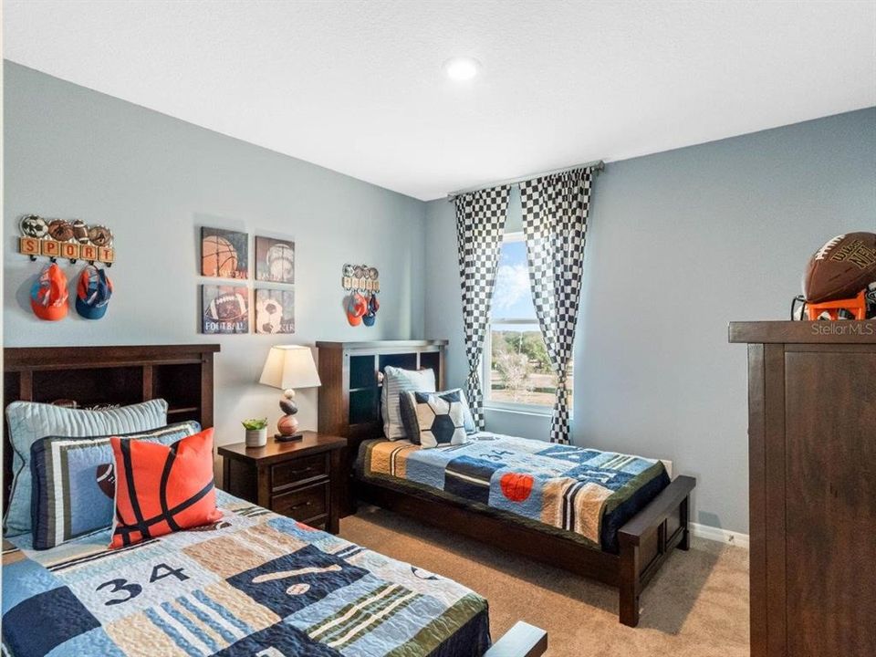 Active With Contract: $445,490 (5 beds, 3 baths, 2601 Square Feet)