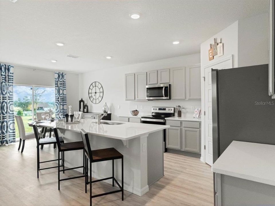 Active With Contract: $445,490 (5 beds, 3 baths, 2601 Square Feet)