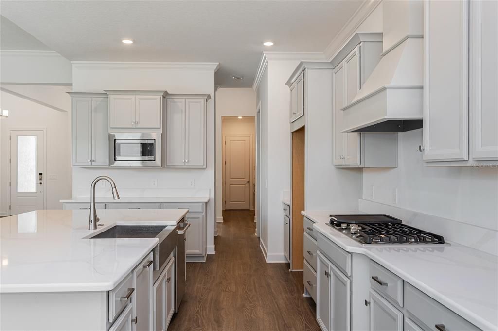 For Rent: $6,500 (4 beds, 5 baths, 4099 Square Feet)