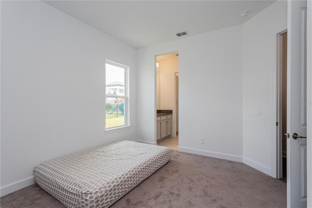 For Rent: $6,500 (4 beds, 5 baths, 4099 Square Feet)