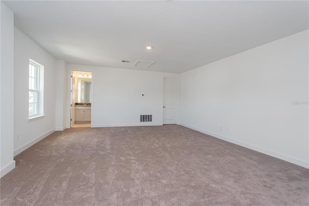 For Rent: $6,500 (4 beds, 5 baths, 4099 Square Feet)