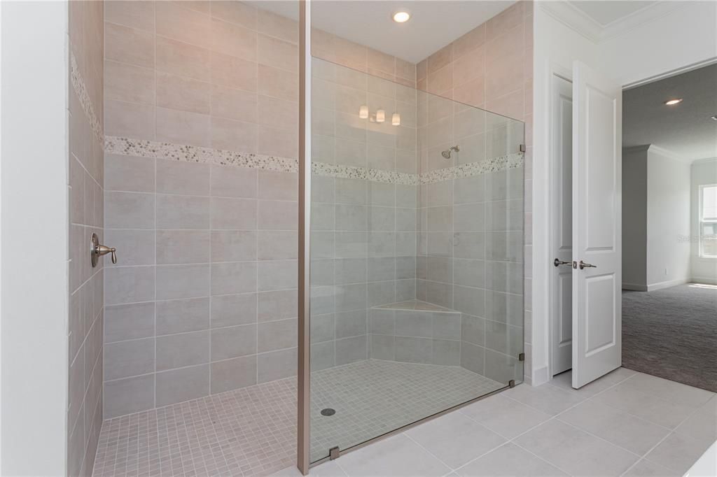 For Rent: $6,500 (4 beds, 5 baths, 4099 Square Feet)