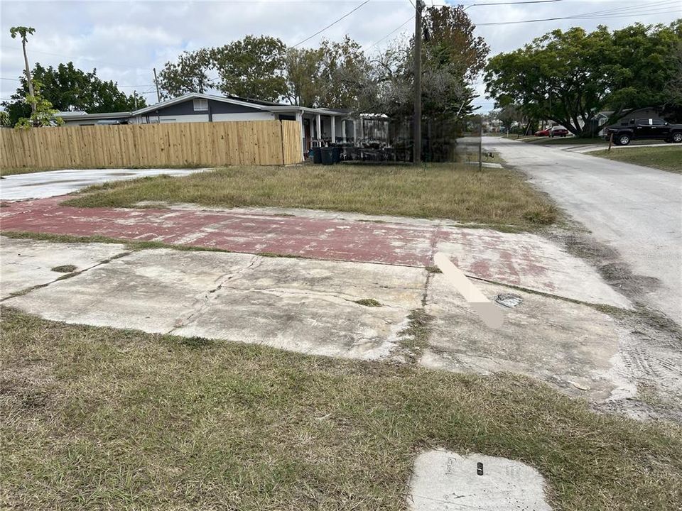 На продажу: $55,000 (0.14 acres)