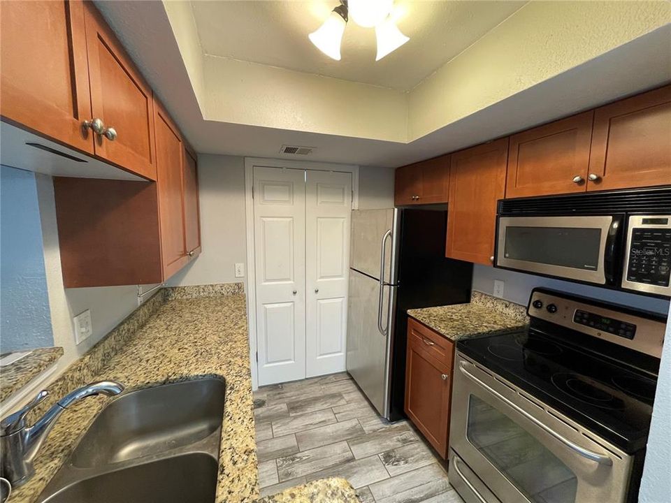 Active With Contract: $1,550 (2 beds, 2 baths, 848 Square Feet)