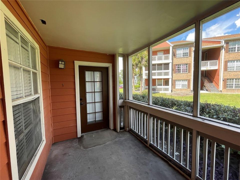 Active With Contract: $1,550 (2 beds, 2 baths, 848 Square Feet)