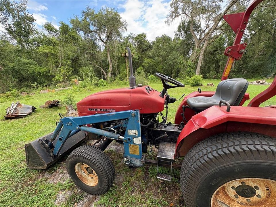 На продажу: $380,000 (9.00 acres)