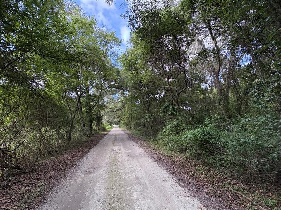 На продажу: $380,000 (9.00 acres)