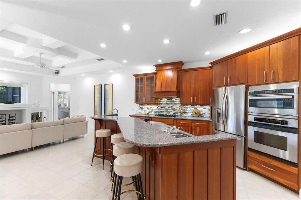 Под контрактом: $995,000 (3 спален, 3 ванн, 2928 Квадратных фут)