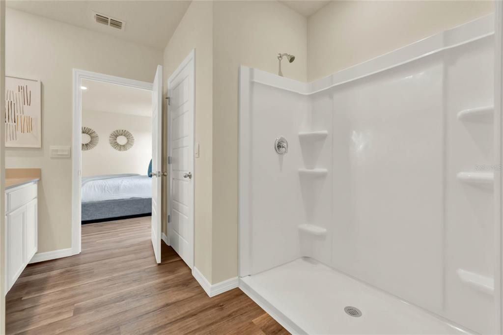 Active With Contract: $435,490 (5 beds, 3 baths, 2077 Square Feet)