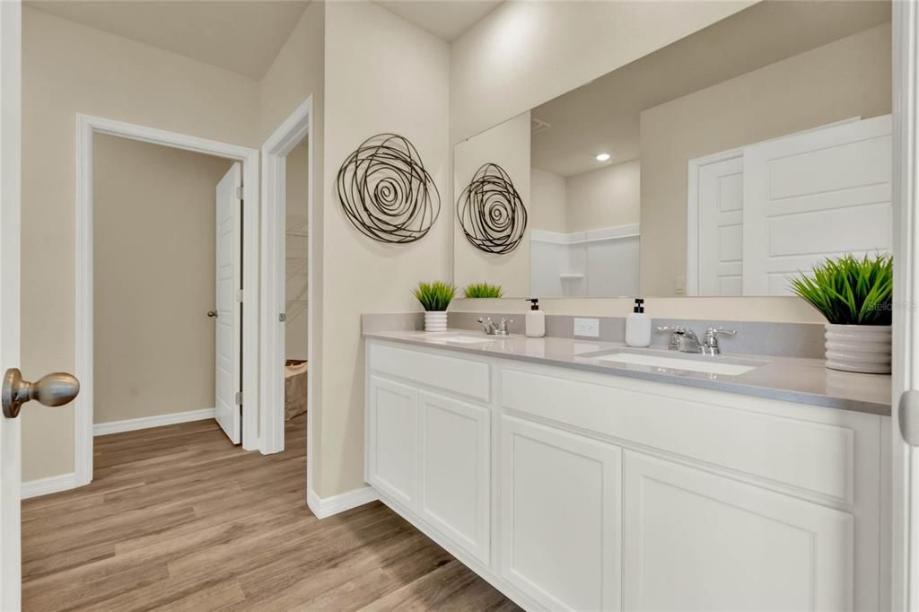 Active With Contract: $435,490 (5 beds, 3 baths, 2077 Square Feet)