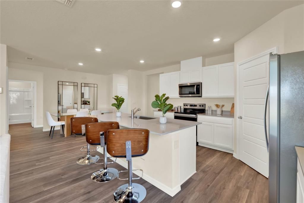 Active With Contract: $435,490 (5 beds, 3 baths, 2077 Square Feet)
