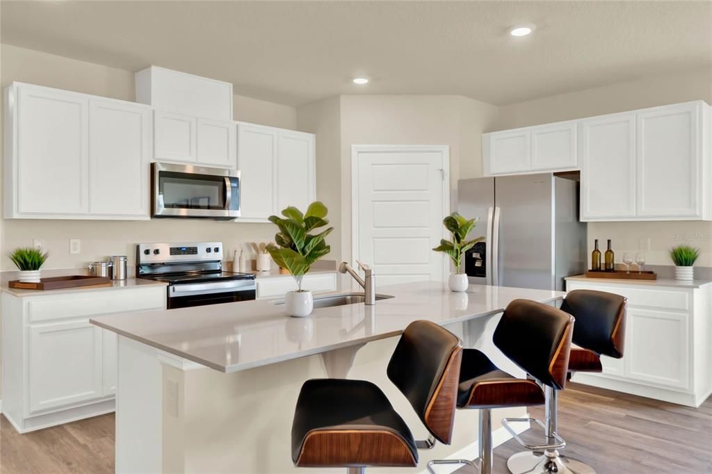 Active With Contract: $435,490 (5 beds, 3 baths, 2077 Square Feet)