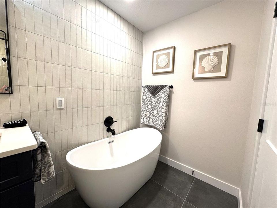 For Rent: $4,000 (2 beds, 2 baths, 1503 Square Feet)