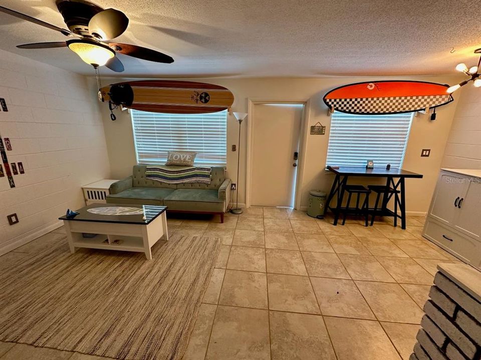 待售: $131,000 (1 贝兹, 1 浴室, 583 平方英尺)