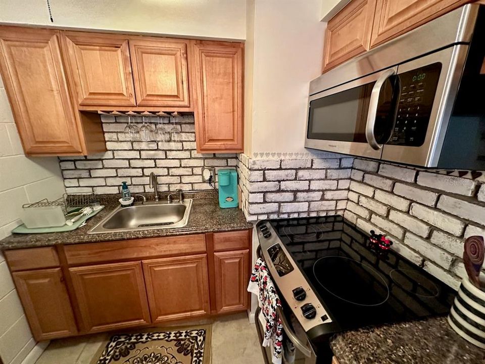 待售: $131,000 (1 贝兹, 1 浴室, 583 平方英尺)