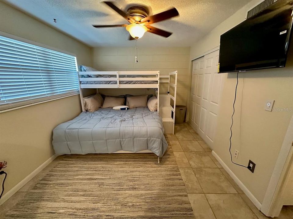 待售: $131,000 (1 贝兹, 1 浴室, 583 平方英尺)