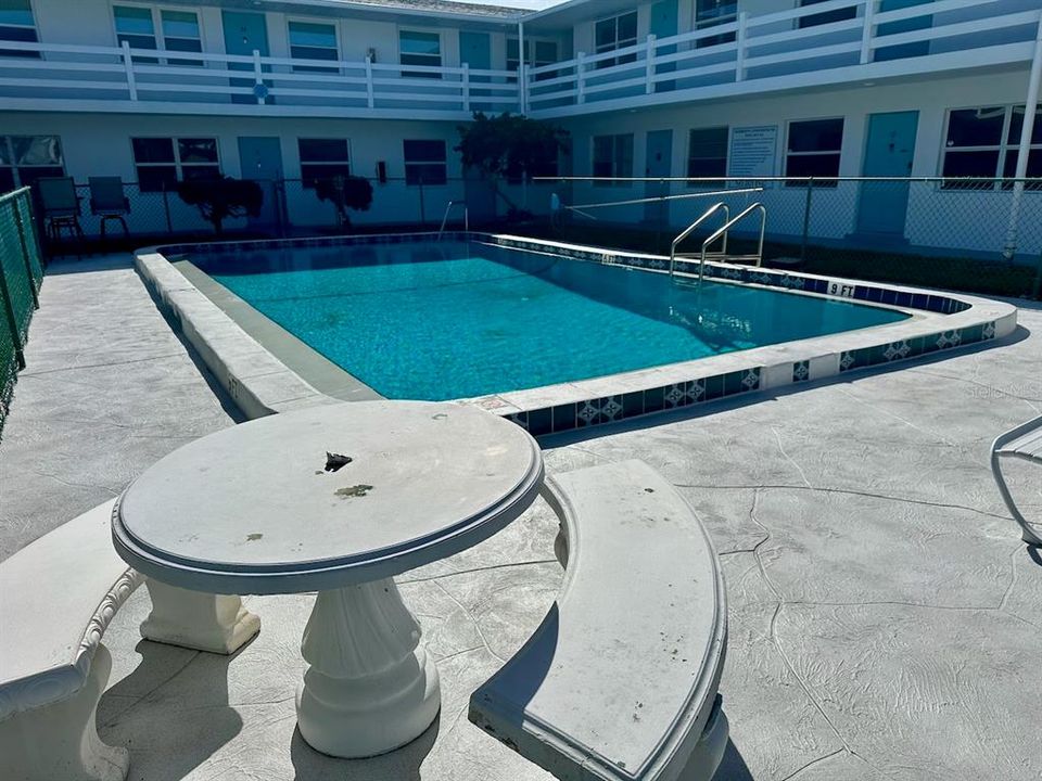 待售: $131,000 (1 贝兹, 1 浴室, 583 平方英尺)