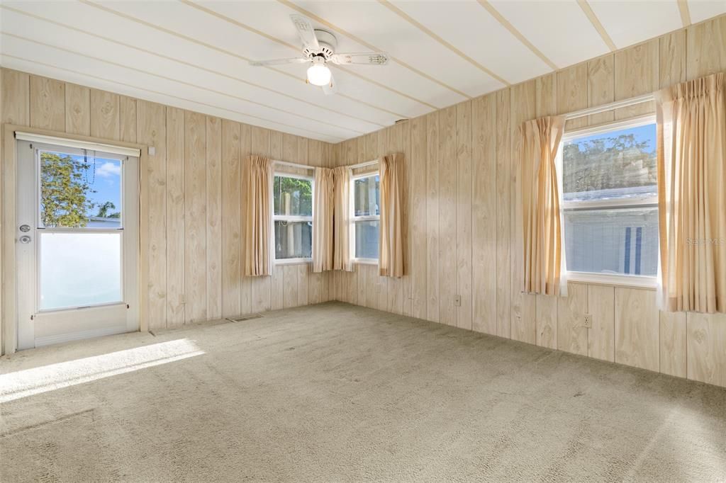 For Sale: $160,000 (2 beds, 2 baths, 1152 Square Feet)