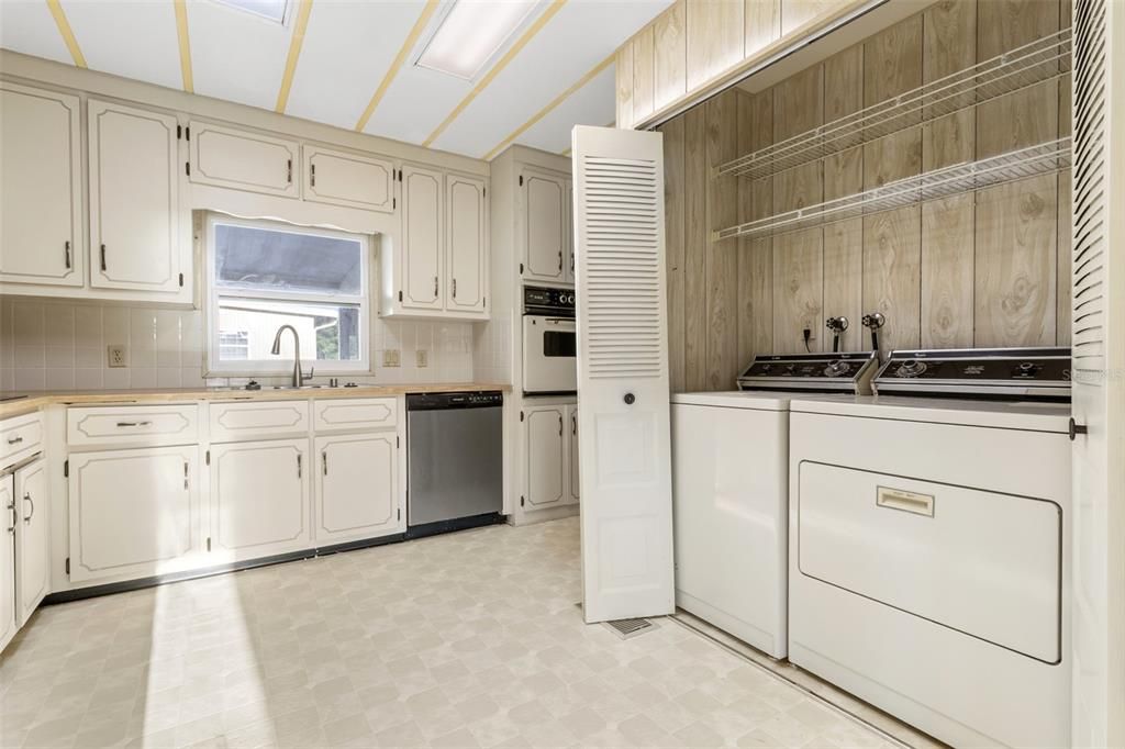 For Sale: $160,000 (2 beds, 2 baths, 1152 Square Feet)