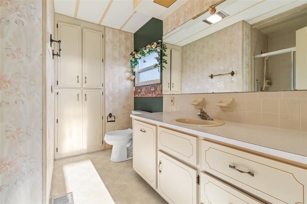 For Sale: $160,000 (2 beds, 2 baths, 1152 Square Feet)