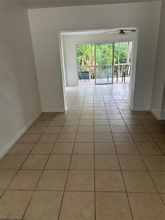 En Venta: $320,000 (5 camas, 2 baños, 1864 Pies cuadrados)