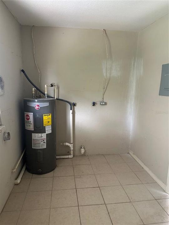 En Venta: $320,000 (5 camas, 2 baños, 1864 Pies cuadrados)