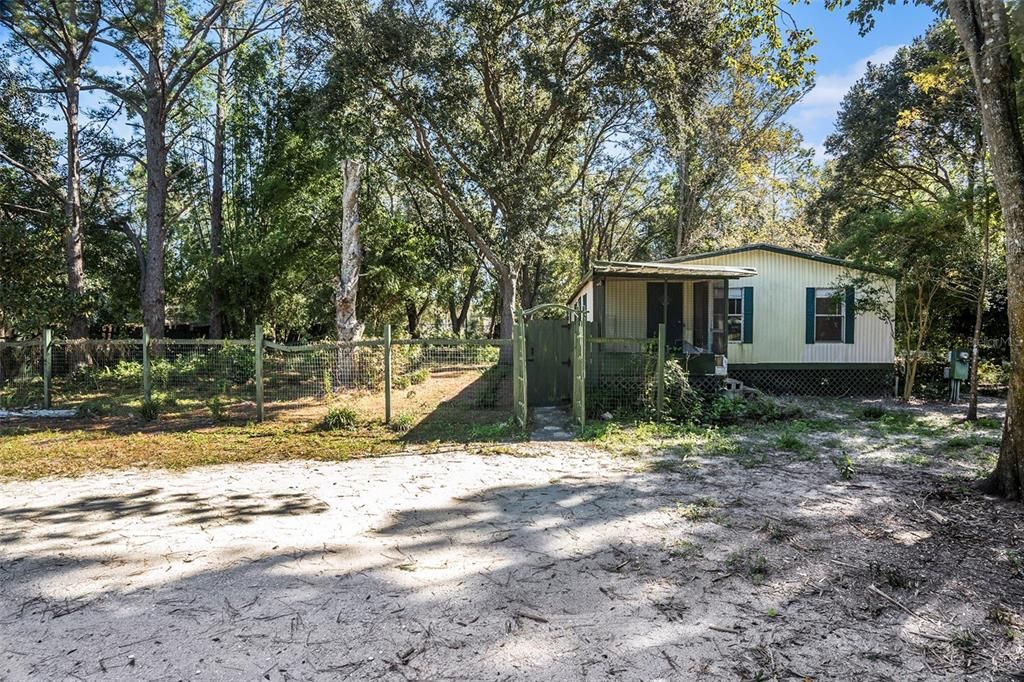 Active With Contract: $160,000 (2 beds, 2 baths, 1225 Square Feet)