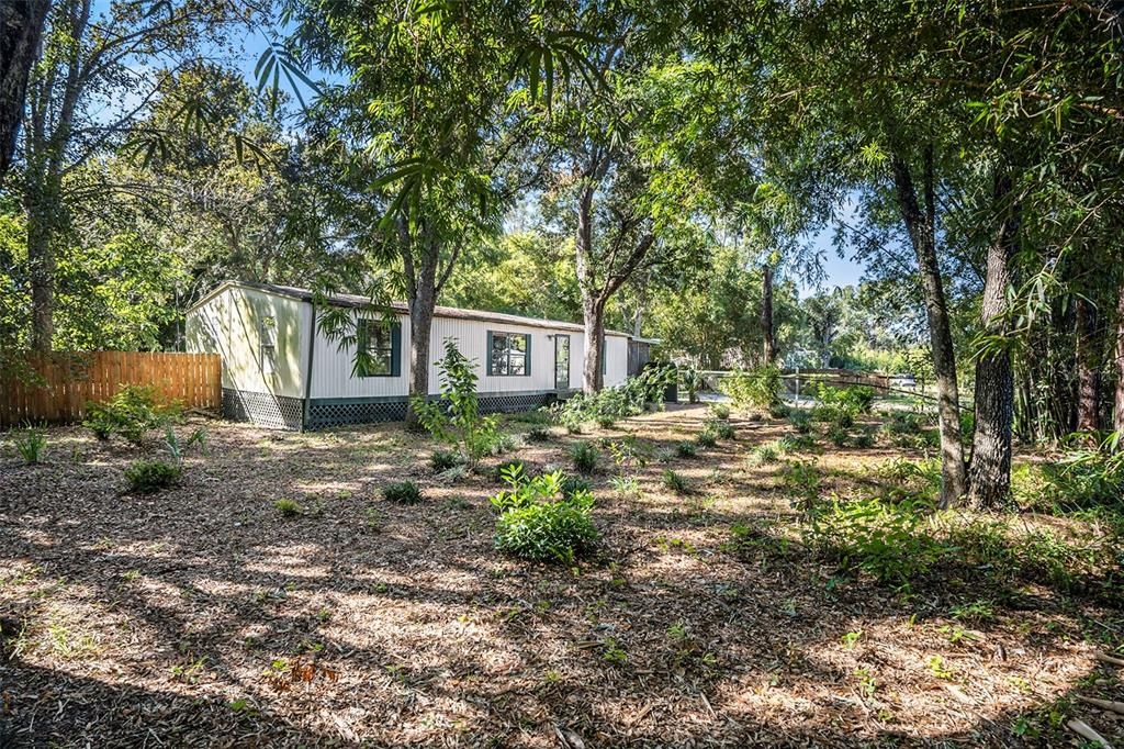 Active With Contract: $160,000 (2 beds, 2 baths, 1225 Square Feet)