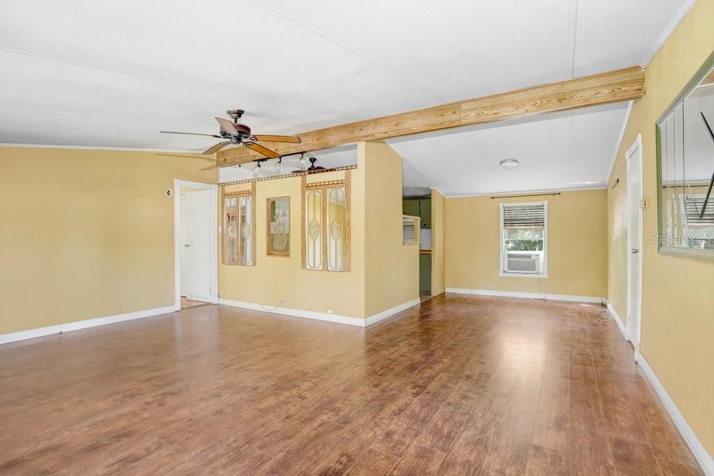 Active With Contract: $160,000 (2 beds, 2 baths, 1225 Square Feet)