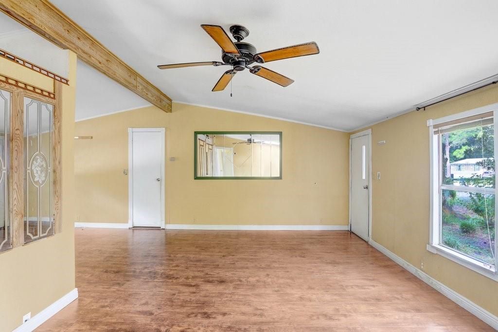 Active With Contract: $160,000 (2 beds, 2 baths, 1225 Square Feet)