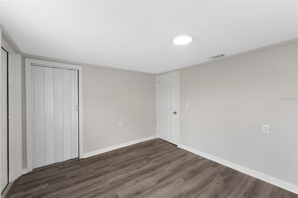 待售: $189,900 (2 贝兹, 1 浴室, 864 平方英尺)