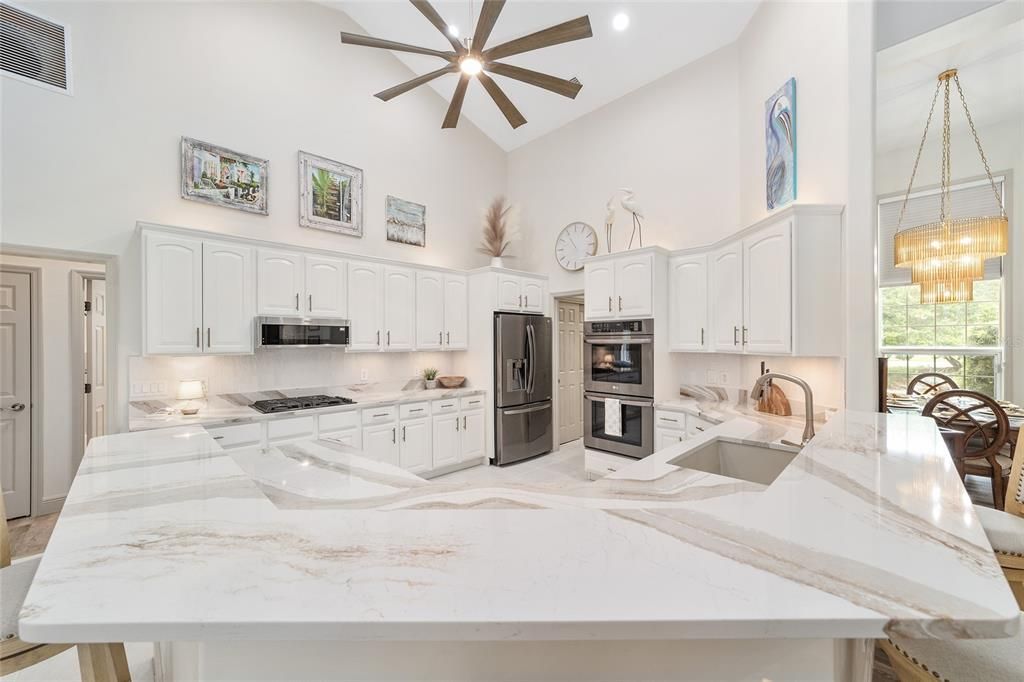 Под контрактом: $687,000 (4 спален, 3 ванн, 2486 Квадратных фут)