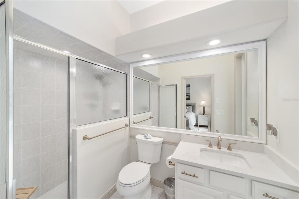 Под контрактом: $687,000 (4 спален, 3 ванн, 2486 Квадратных фут)