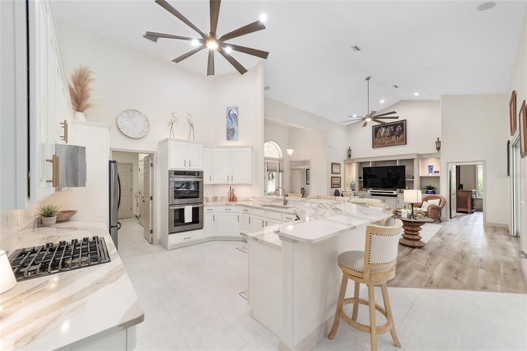 Под контрактом: $687,000 (4 спален, 3 ванн, 2486 Квадратных фут)